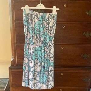 Great little Lilly dress! Super soft knit.  Size small. Summer fun!!!